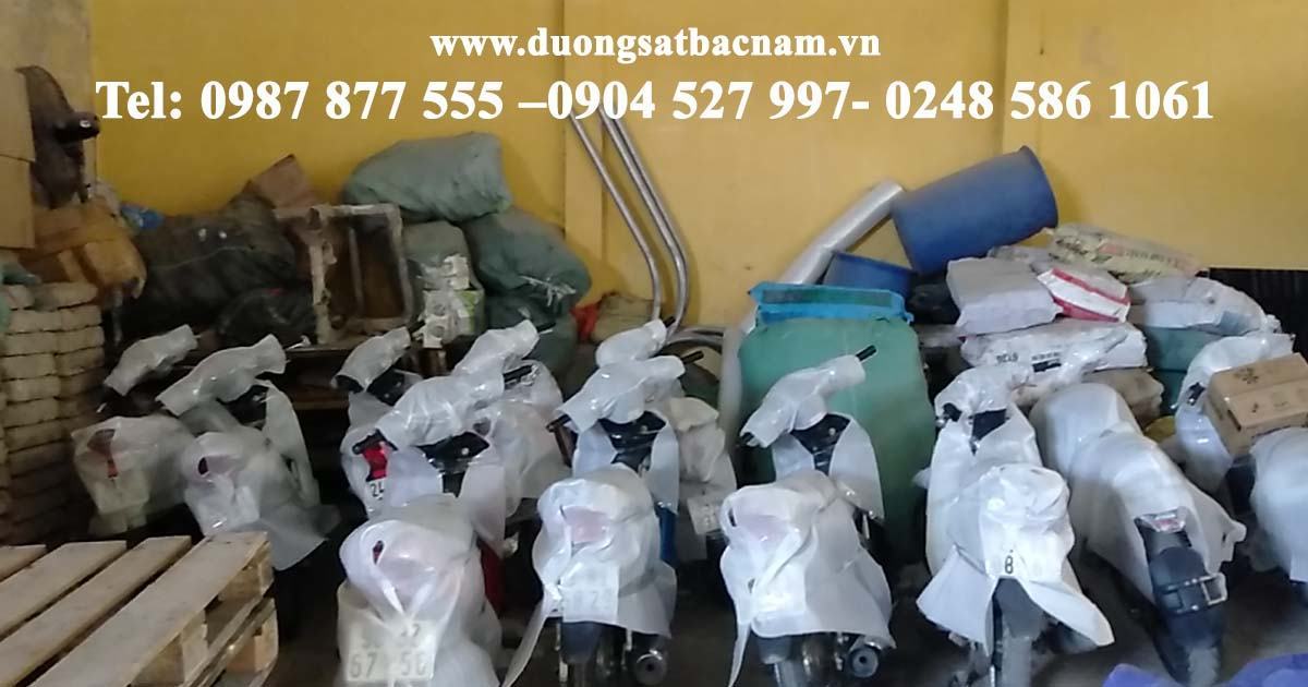 Vận chuyển xe máy bằng tàu hỏa an toàn